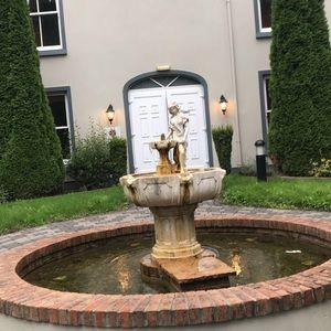 Meet your Posher, Philip